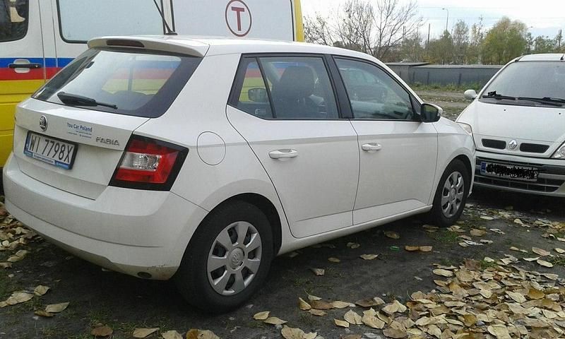 Biały Używany 2015 Skoda Fabia Hatchback | 25 000 zł (Uczciwa cena) - Obraz 1/4