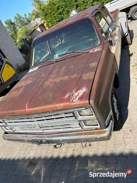 Używany Chevrolet Silverado 1985 Brązowy Sedan/Limuzyna
