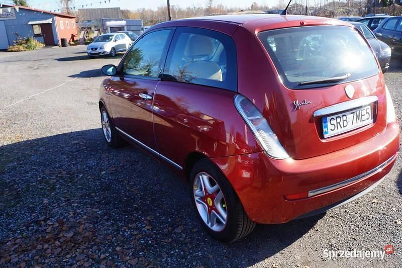 Bordowy Używany 2006 Lancia Ypsilon Hatchback | 9600 zł - Obraz 1/4