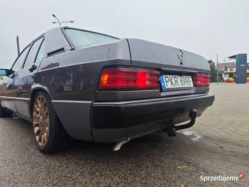 Używany Mercedes 190 1991 Sedan/Limuzyna