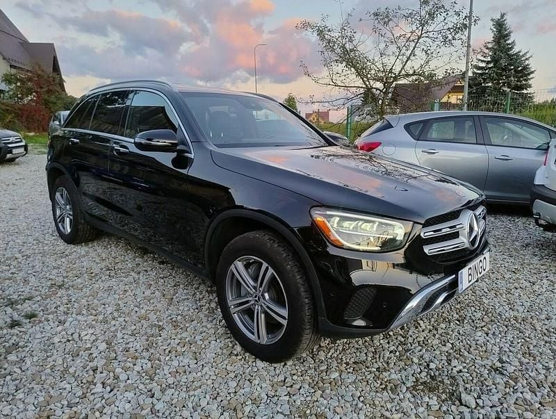 Używany Mercedes GLC300 245 KM (180 kW) 2022 Czarny SUV