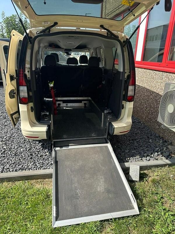 Beżowy Używany 2022 VW Caddy Minivan | 140 000 zł - Obraz 1/4