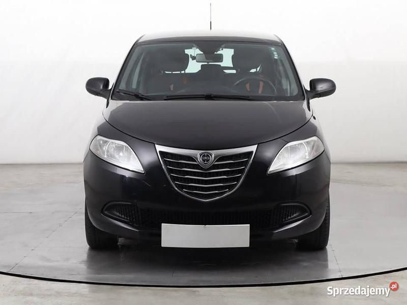 Używany Lancia Ypsilon 69 KM (50 kW) 2013 Czarny Hatchback