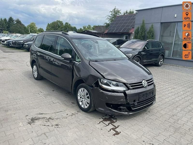 Używany VW Sharan Comfortline 150 KM (110 kW) 2019 Brązowy (metalik, perła) Minivan