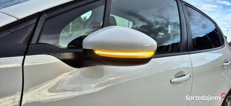 Biały Używany 2014 Peugeot 208 Hatchback | 21 500 zł (Uczciwa cena) - Obraz 1/4