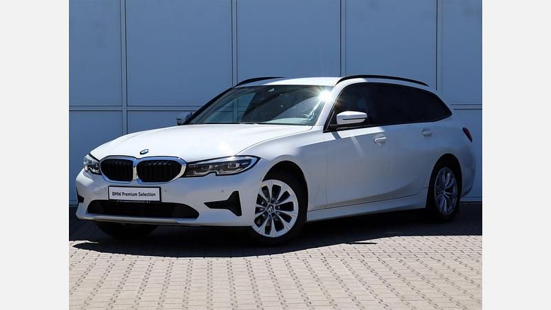 Biel alpejska Używany 2021 BMW 318 Advantage Kombi | 109 900 zł (Dość drogi) - Obraz 1/3
