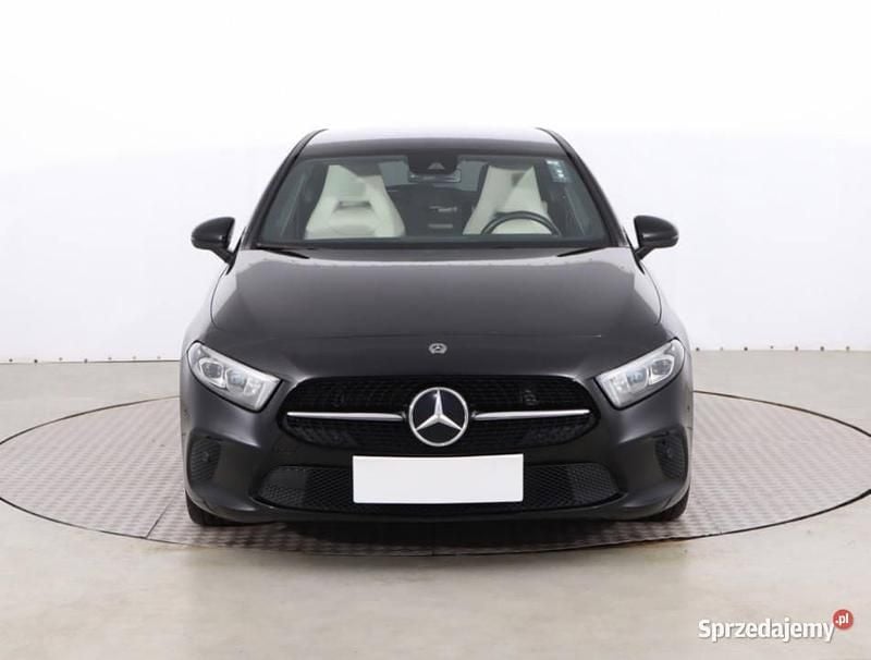 Czarny Używany 2018 Mercedes A200 Hatchback | 77 999 zł (Dobra cena) - Obraz 1/4