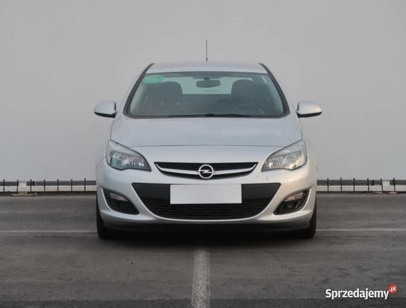 Srebrny Używany 2016 Opel Astra Sedan/Limuzyna | 27 999 zł (Dobra cena) - Obraz 1/4