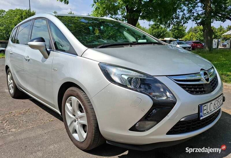 Używany Opel Zafira Tourer 2015 Srebrny Minivan