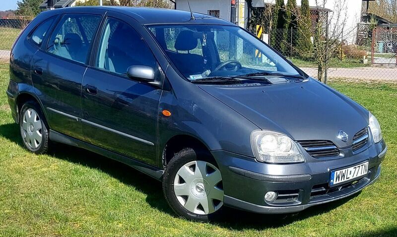 Szary Używany 2003 Nissan Almera Tino Minivan | 7500 zł - Obraz 1/4