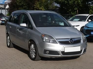 Srebrny Używany 2008 Opel Zafira Minivan | 10 499 zł (Uczciwa cena) - Obraz 1/4