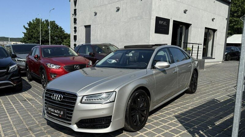 Beżowy (metalik) Używany 2017 Audi A8 Sedan/Limuzyna | 118 000 zł - Obraz 1/4