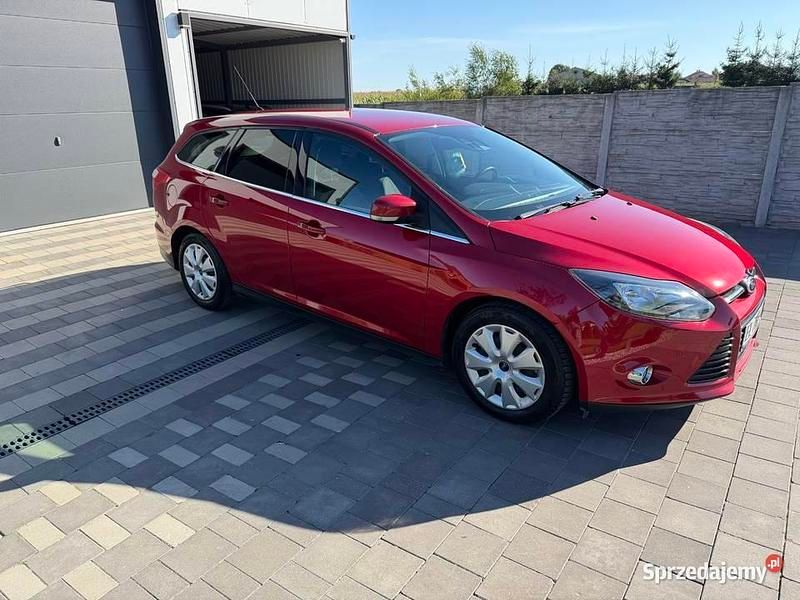 Używany Ford Focus 2011 Czerwony Kombi