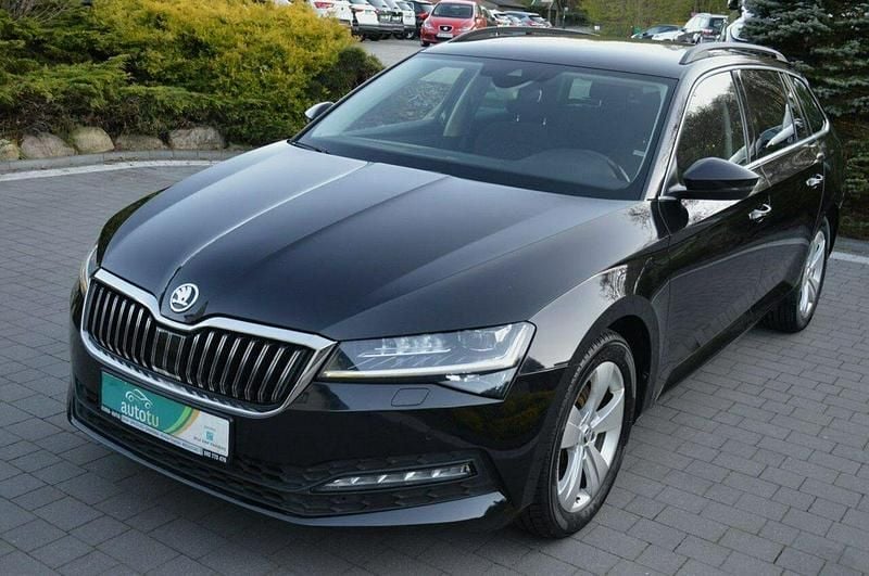 Czarny (metalik) Używany 2020 Skoda Superb Kombi | 77 900 zł (Dobra cena) - Obraz 1/4