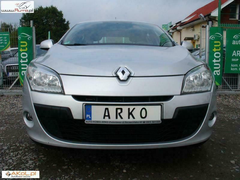 Używany Renault Mégane III 90 KM (66 kW) 2010 Srebrny (metalik) Hatchback