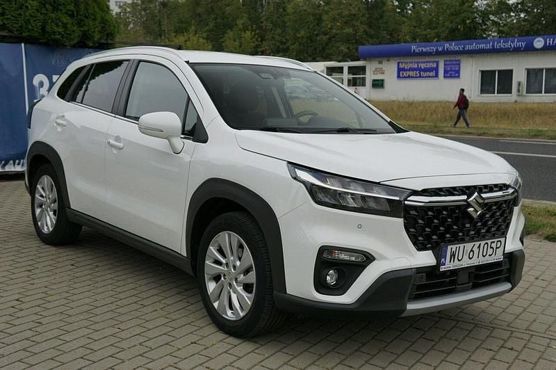 Biały Używany 2023 Suzuki SX4 S-Cross SUV | 96 500 zł (Uczciwa cena) - Obraz 1/4