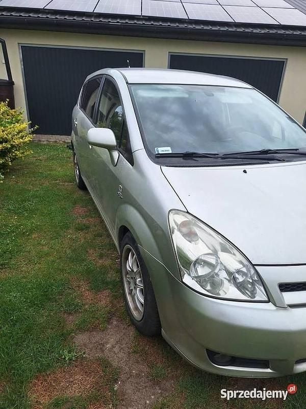 Używany 2006 Toyota Corolla Verso Minivan | 8600 zł (Uczciwa cena) - Obraz 1/4