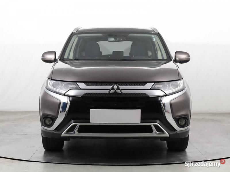Brązowy Używany 2019 Mitsubishi Outlander SUV | 61 999 zł (Uczciwa cena) - Obraz 1/4