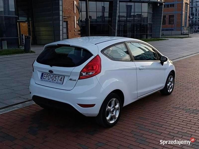 Używany Ford Fiesta 2009 Biały Hatchback