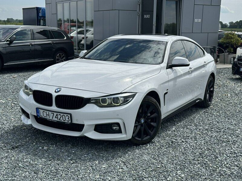 Biały (metalik) Używany 2018 BMW 440 Coupe | 117 900 zł - Obraz 1/4