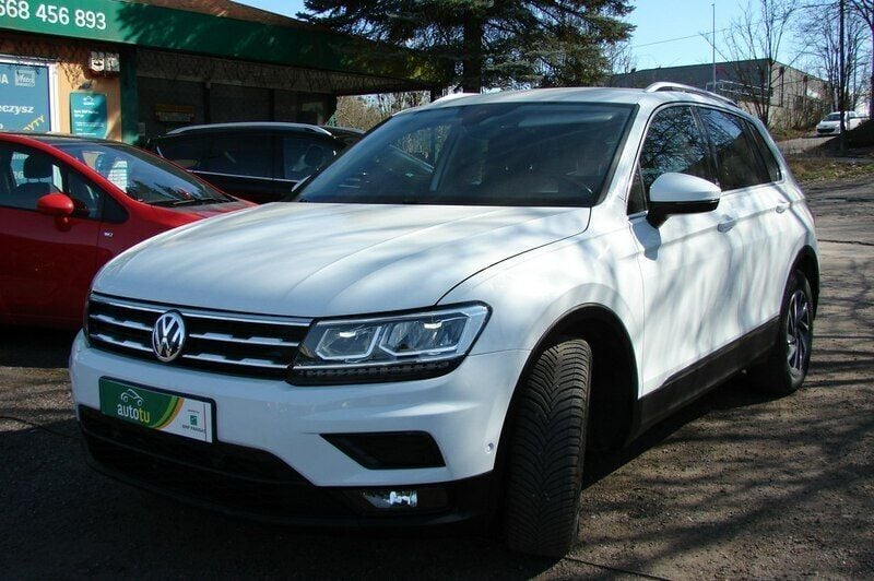 Biały Używany 2017 VW Tiguan SUV | 69 900 zł (Uczciwa cena) - Obraz 1/4