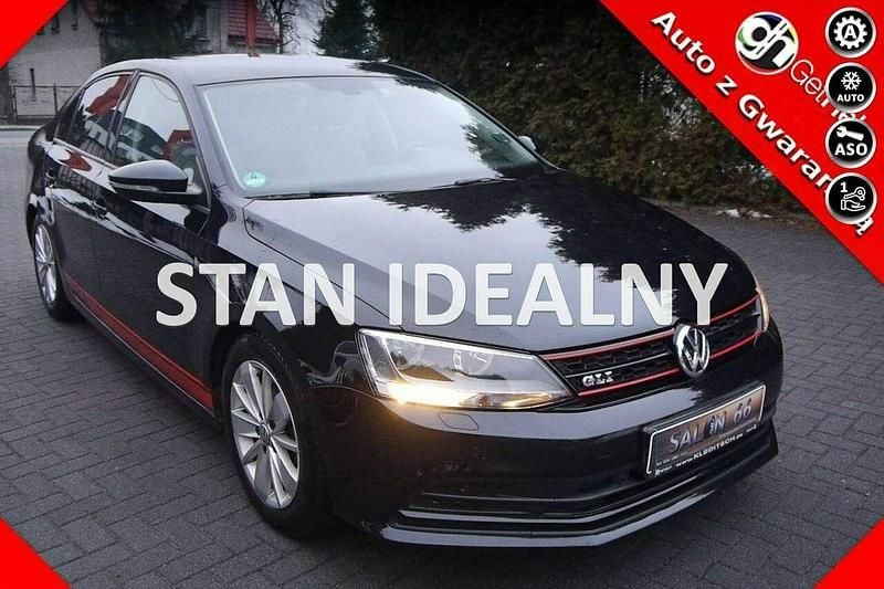 Czarny Używany 2015 VW Jetta Sedan/Limuzyna | 36 800 zł (Uczciwa cena) - Obraz 1/4