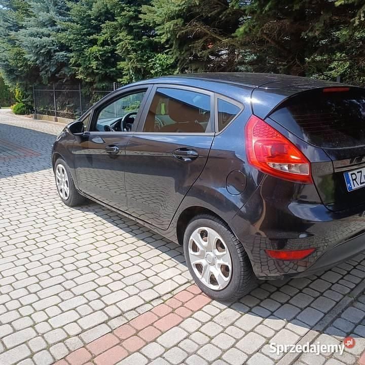 Czarny Używany 2011 Ford Fiesta Hatchback | 17 500 zł (Uczciwa cena) - Obraz 1/4