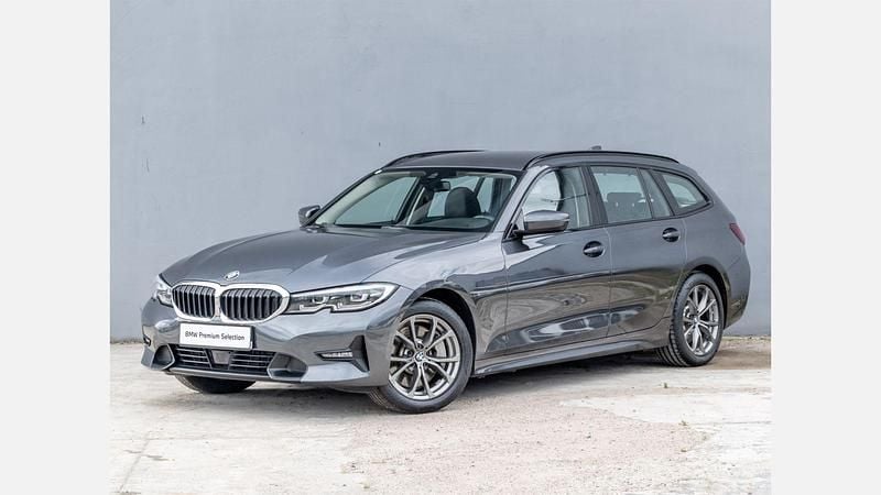 Szary mineralny metalizowany Używany 2021 BMW 330 Shadowline Kombi | 139 900 zł (Dobra cena) - Obraz 1/3