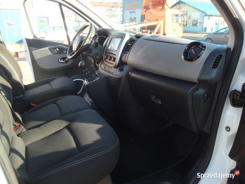 Używany Renault Trafic 125 KM (91 kW) 2017 Biały Minivan