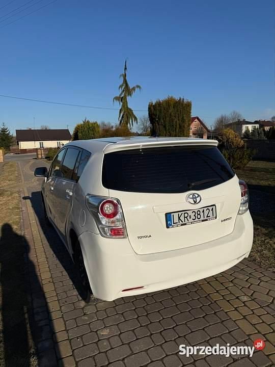 Używany Toyota Verso 2009 Biały Minivan