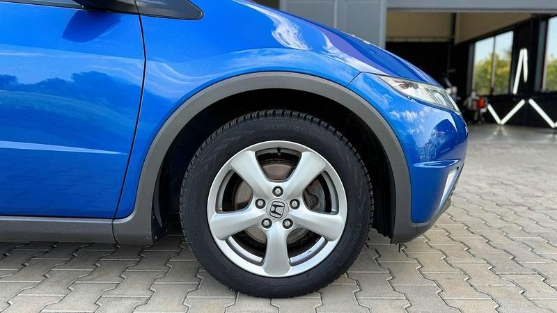 Używany Honda Civic 83 KM (61 kW) 2007 Niebieski (metalik) Hatchback