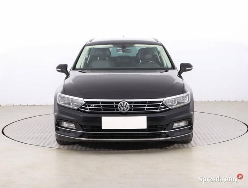 Czarny Używany 2017 VW Passat Kombi | 60 999 zł (Dość drogi) - Obraz 1/4