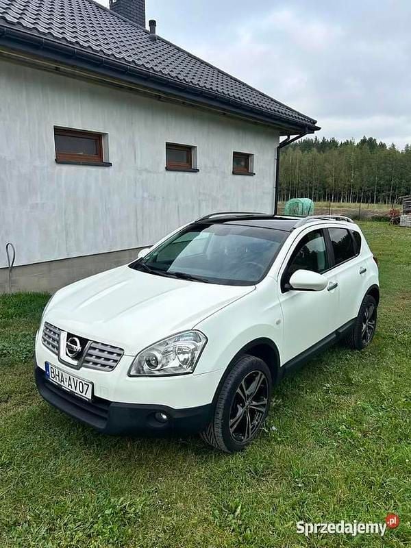 Biały Używany 2010 Nissan Qashqai SUV | 28 000 zł (Uczciwa cena) - Obraz 1/4