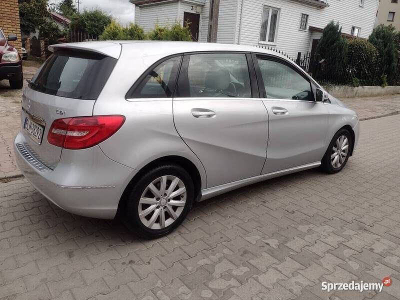 Srebrny Używany 2012 Mercedes B200 Minivan | 20 999 zł (Dobra cena) - Obraz 1/4