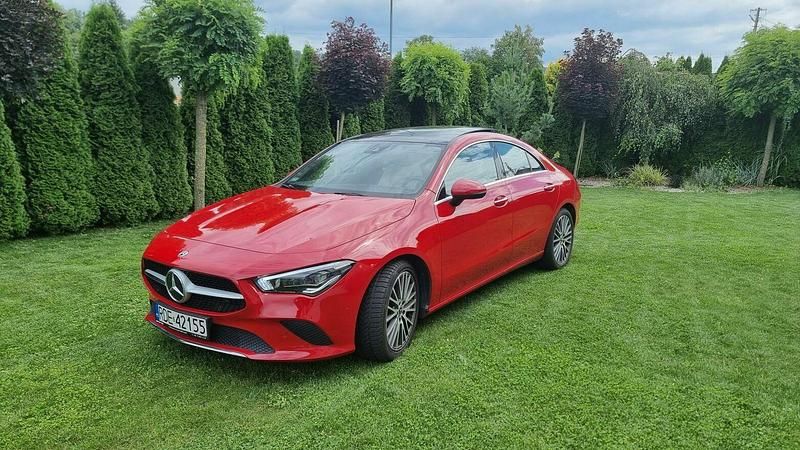 Używany Mercedes CLA200 163 KM (119 kW) 2019 Czerwony Sedan/Limuzyna