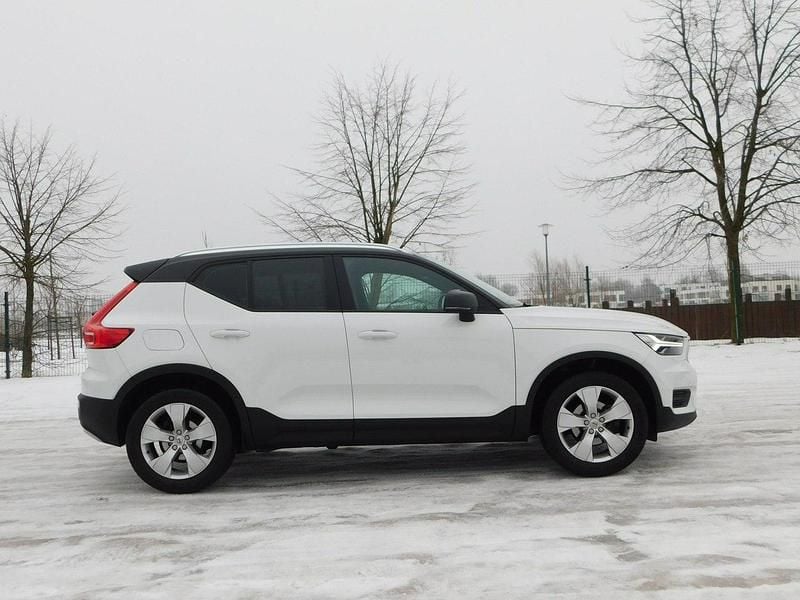 Używany Volvo XC40 129 KM (94 kW) 2022 Biały (metalik) SUV