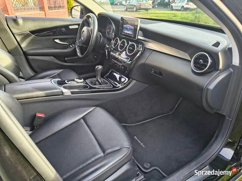 Używany Mercedes C200 136 KM (100 kW) 2017
