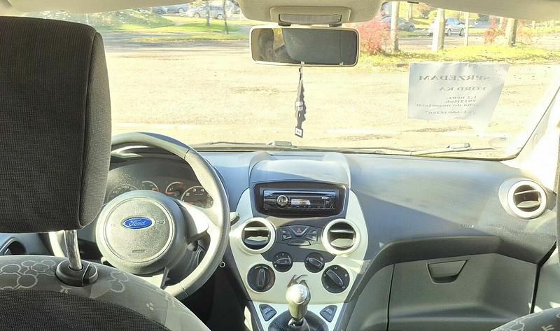 Używany Ford Ka 2012 Zielony Sedan/Limuzyna