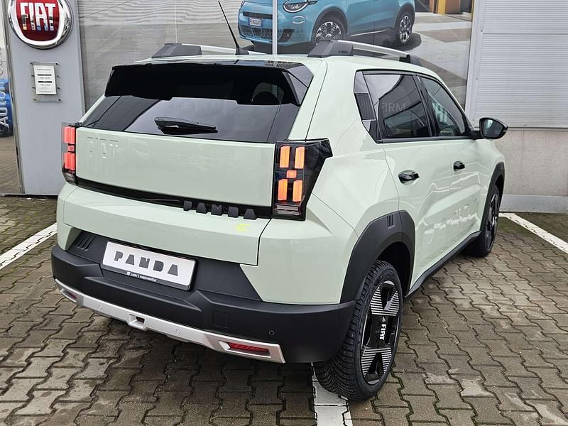 Nowe Fiat Grande Panda La Prima 110 KM (80 kW) 2025 Lakier metalizowany niebieski lago Hatchback