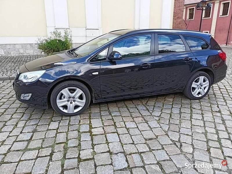 Używany 2011 Opel Astra | 15 900 zł (Uczciwa cena) - Obraz 1/4