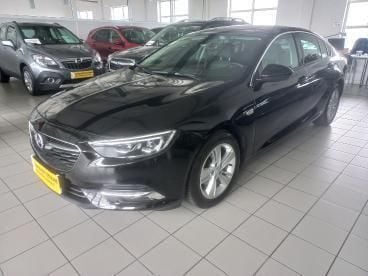 Czarny Używany 2020 Opel Insignia Elite | 74 900 zł (Dość drogi) - Obraz 1/4