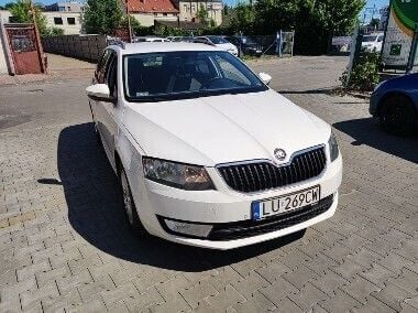 Biały Używany 2015 Skoda Octavia Kombi | 25 900 zł (Dość drogi) - Obraz 1/4