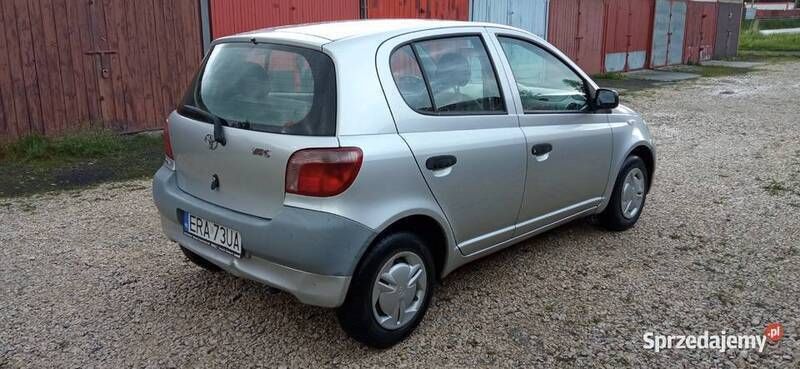 Srebrny Używany 1999 Toyota Yaris Hatchback | 2700 zł (Uczciwa cena) - Obraz 1/4