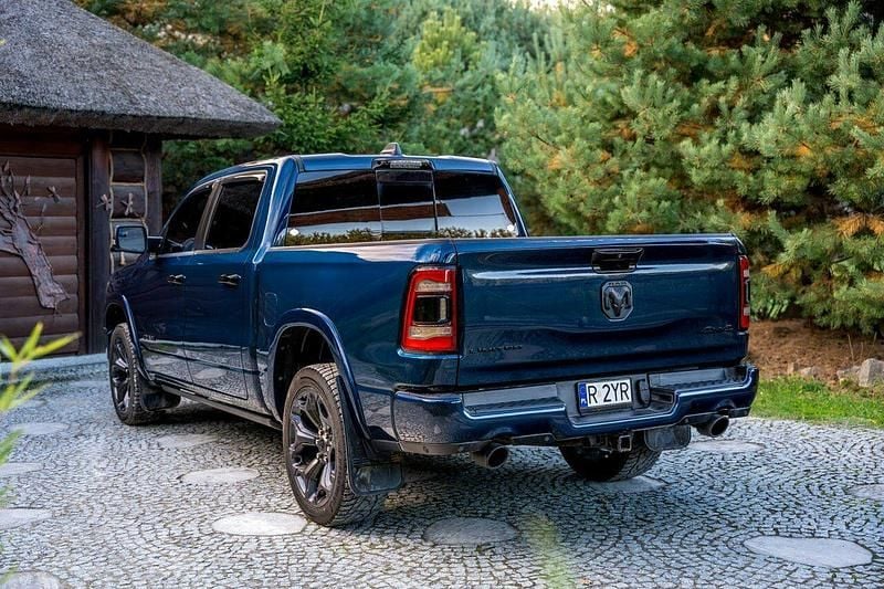 Używany RAM 1500 395 KM (290 kW) 2024 Niebieski ciemny (metalik) Pickup