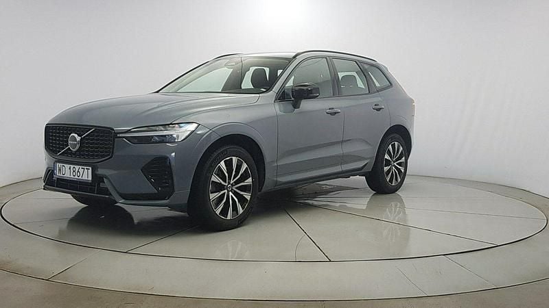 Używany Volvo XC60 Plus 197 KM (144 kW) 2023 Szary SUV