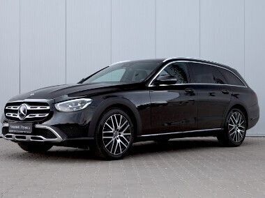 Szary Używany 2020 Mercedes A200 Avantgarde Sedan/Limuzyna | 199 900 zł - Obraz 1/4