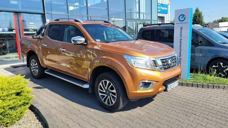 Używany Nissan Navara 190 KM (139 kW) 2017 Pomarańczowy (metalik) Pickup