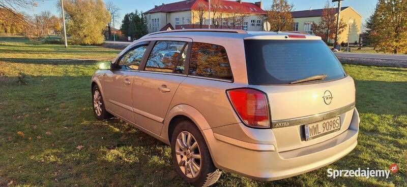 Srebrny Używany 2005 Opel Astra Kombi | 7000 zł (Uczciwa cena) - Obraz 1/4