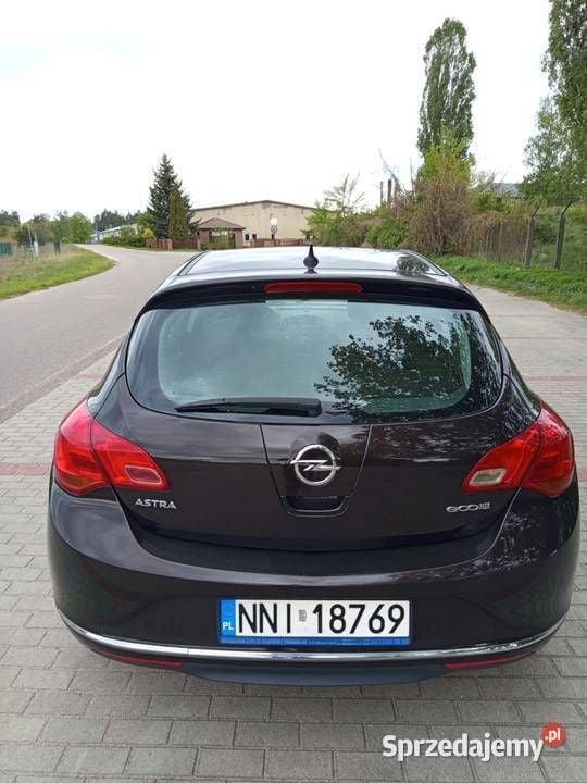 Brązowobeżowy Używany 2013 Opel Astra Hatchback | 15 000 zł (Uczciwa cena) - Obraz 1/4