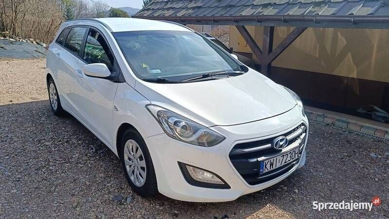 Biały Używany 2015 Hyundai i30 Kombi | 18 900 zł - Obraz 1/4